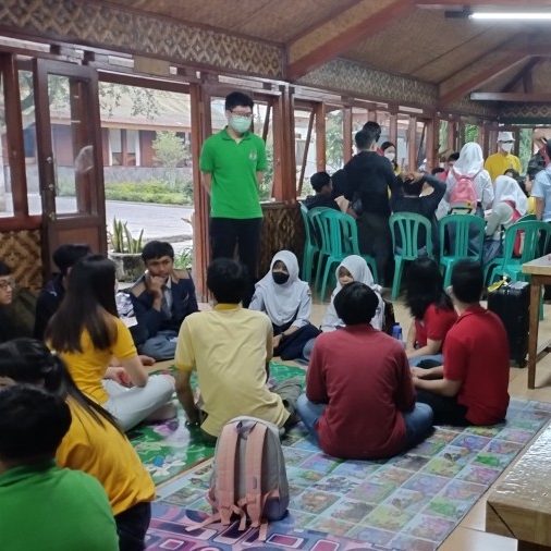 Students Practice Their English Through Interactive Conversations